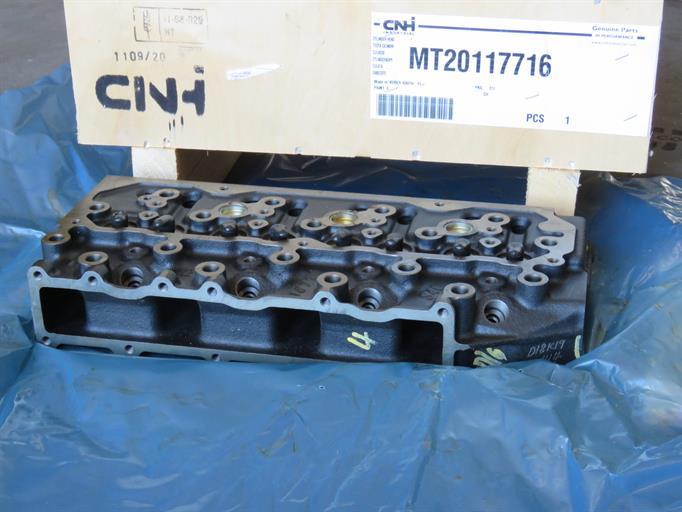 Cylinder head - New Holland Boomer