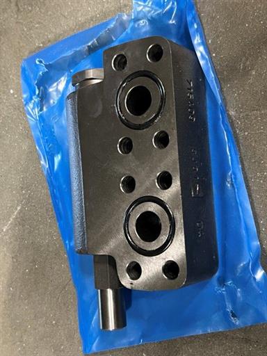 Hydraulic Valve - CNH - 9811232