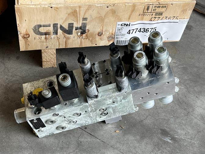 Hydraulic midmount valve - CNH - F/N/V version