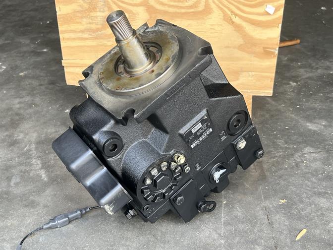 Hydrostatic pump - New Holland CX - 47471282