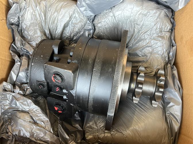 Hydraulic drive engine - New Holland L - 48033382