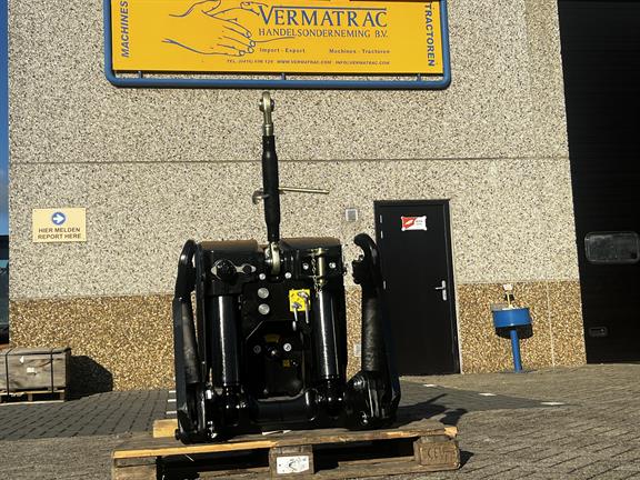 Fronthef + PTO - New Holland T8