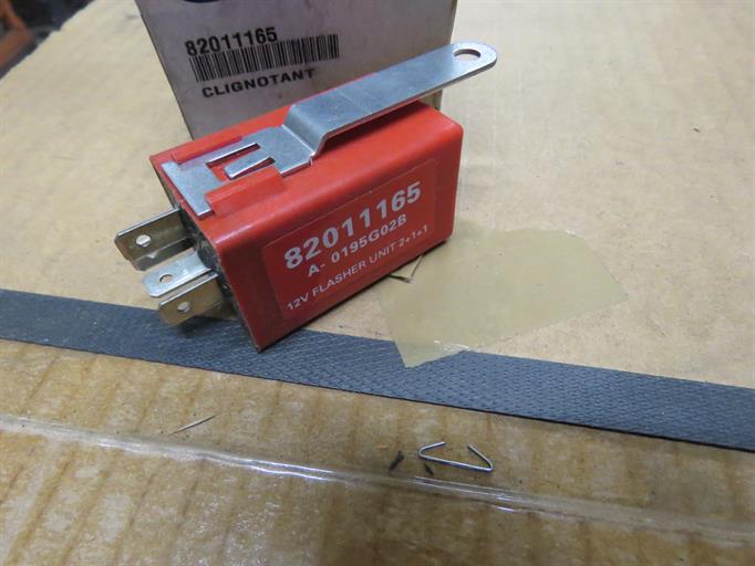 12V knipperlichtunit - CNH - 82011165