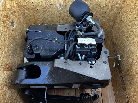 Fronthef + PTO - Zuidberg - New Holland T8