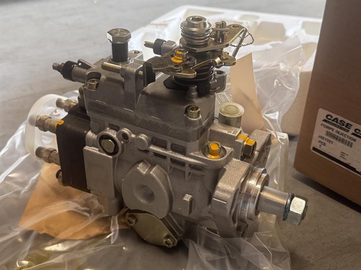 Fuel injection pump - Cummins 4T-390 - CNH - 0460424119